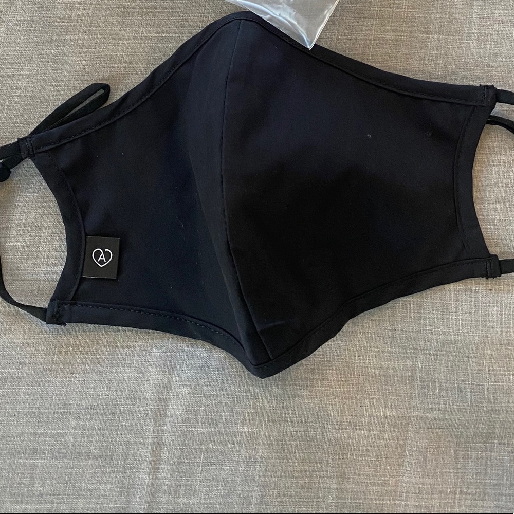 BRAND NEW black adjustable face mask